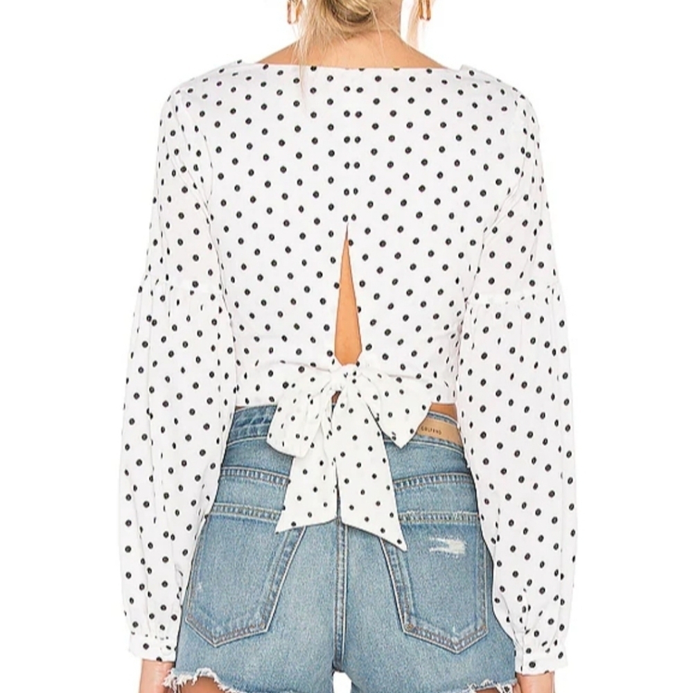 Superdown Yasmin Tie Back Crop Top In White & Black Small - Picture 6 of 13